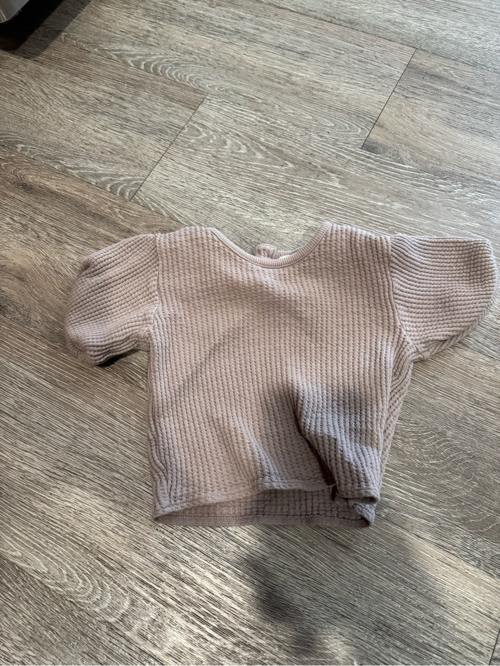 Waffle Knit Short Sleeve Sweater Top in Light Taupe-Purple